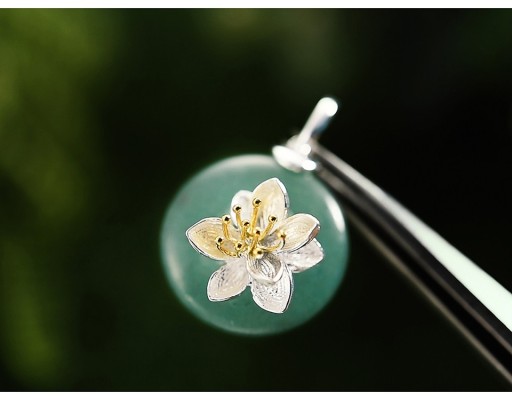Colgante de plata para mujer con cadena Lotus