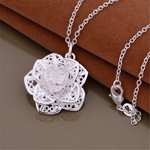 Collana da donna con fiore D335