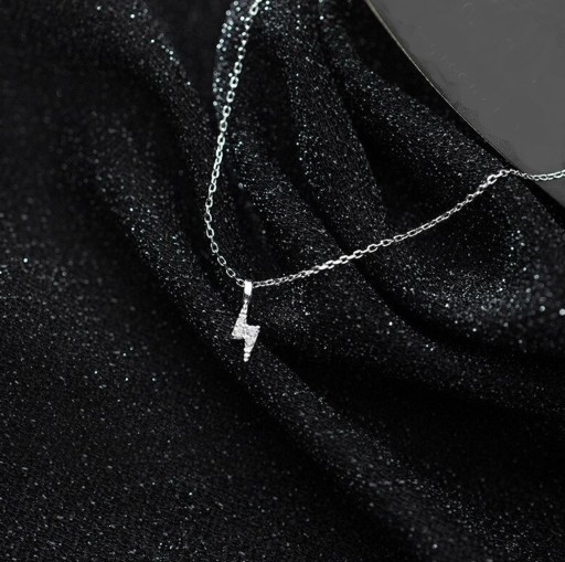 Collana da donna con fulmine G541