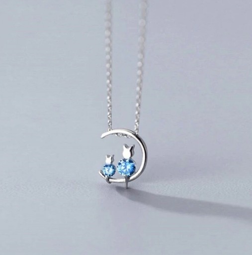 Collana da donna con gatti sulla luna