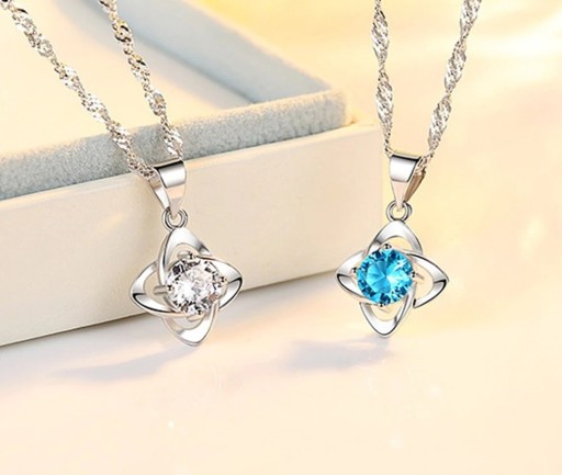 Collana da donna con quadrifoglio D422