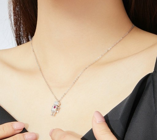 Collana da donna con robot