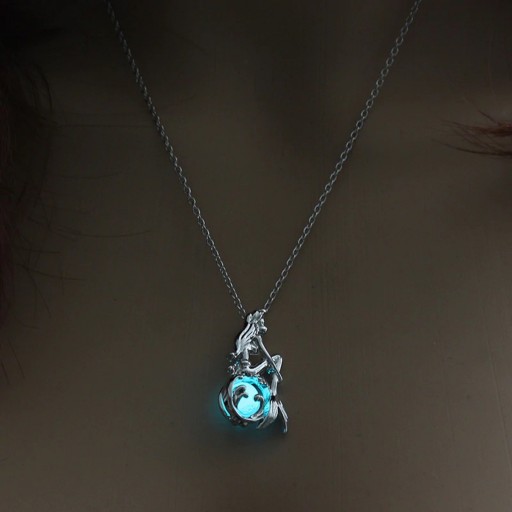 Collana luminosa da donna con creature marine