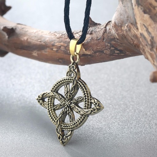Collar de hombre con colgante D81