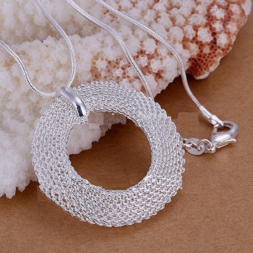 Collar de mujer con círculo C1064