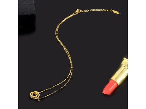 Collar de mujer con círculos conectados