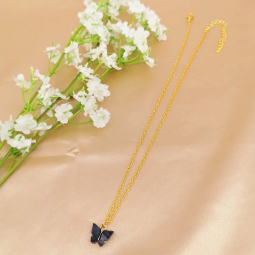 Collar de mujer con pajarita