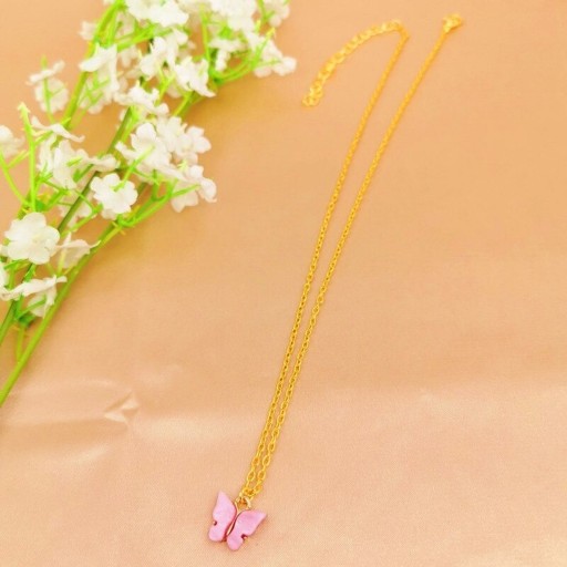 Collar de mujer con pajarita