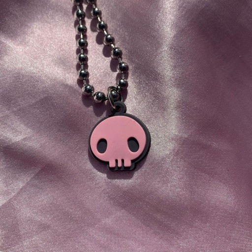 Collier avec crâne