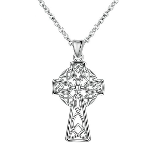 Collier avec croix D694