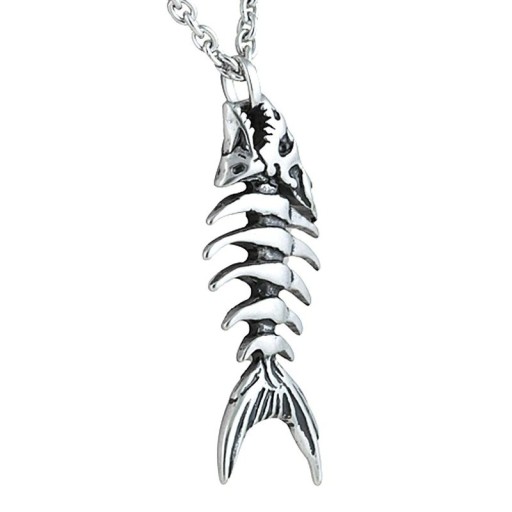 Collier avec une structure de poisson