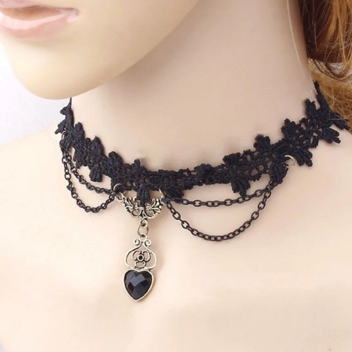 Collier choker en dentelle pour femme avec pendentif en forme de cœur en acier inoxydable et alliage de zinc noir accessoire de mode pour le cou