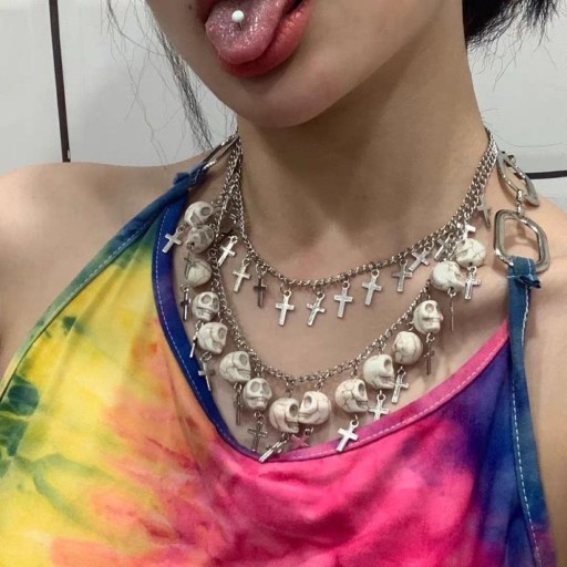 Collier double pour femmes avec des crânes