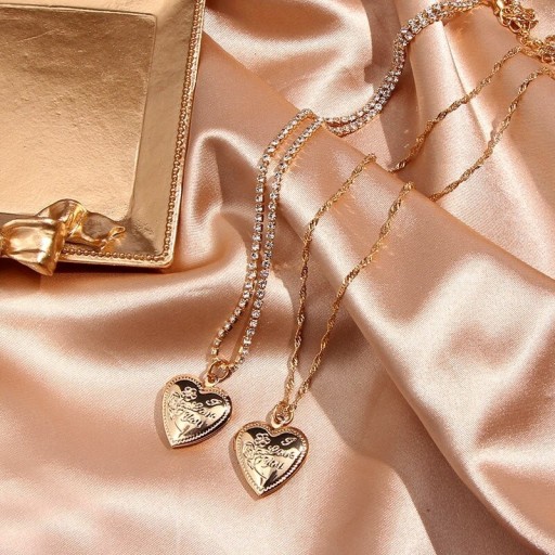 Collier féminin avec pendentif D191