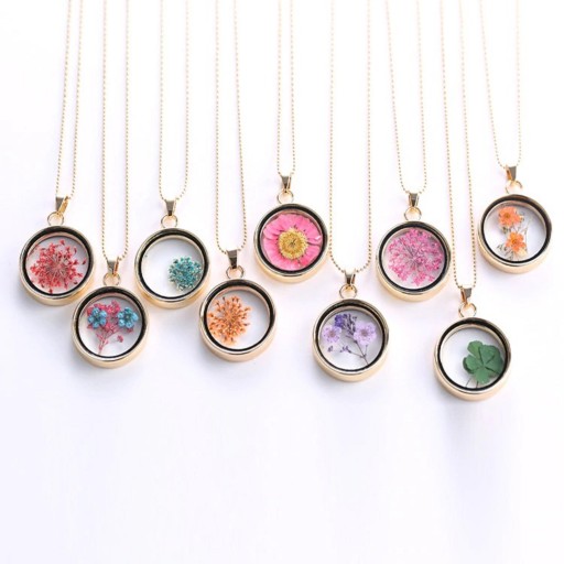 Collier femme avec fleur dans un cercle