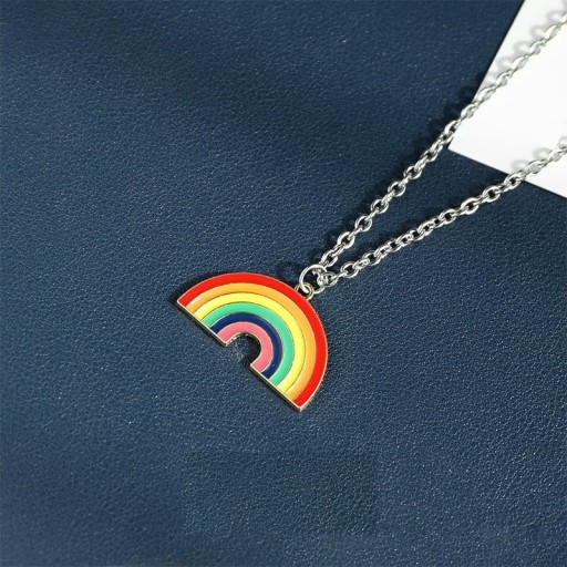 Collier pour femme avec arc-en-ciel