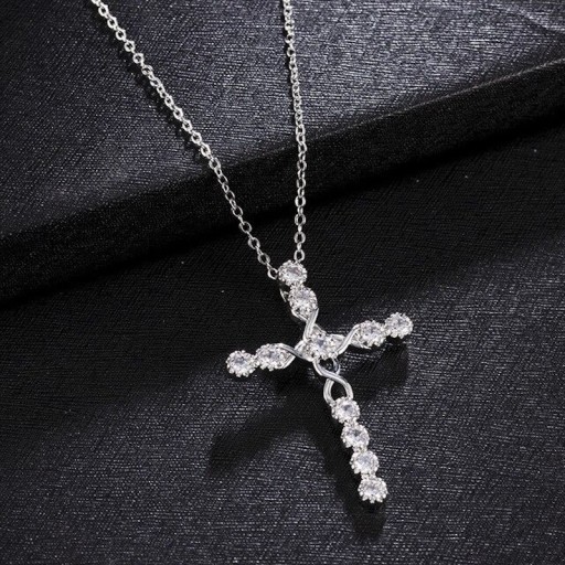 Collier pour femme avec croix D96