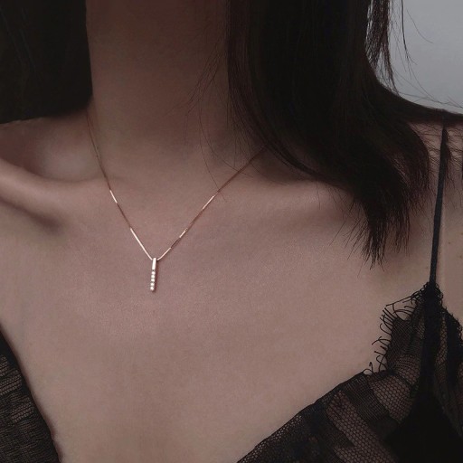 Collier pour femme avec des zircons D45