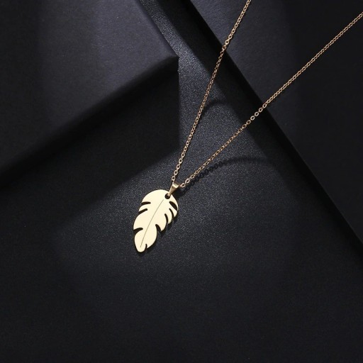 Collier pour femme avec feuille D354