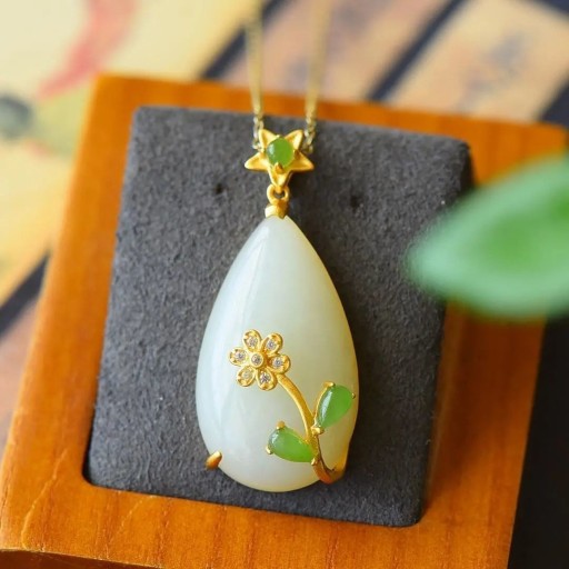 Collier pour femme avec fleur D436