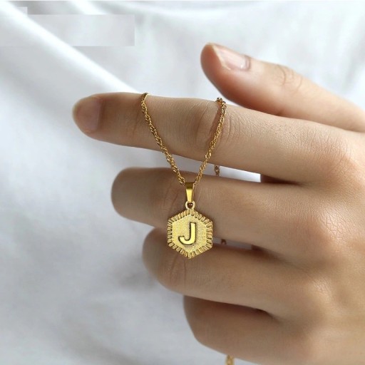 Collier pour femme avec la lettre D182