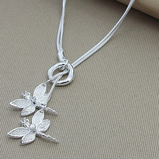 Collier pour femme avec libellule D716