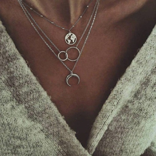 Collier pour femme avec lune et planète