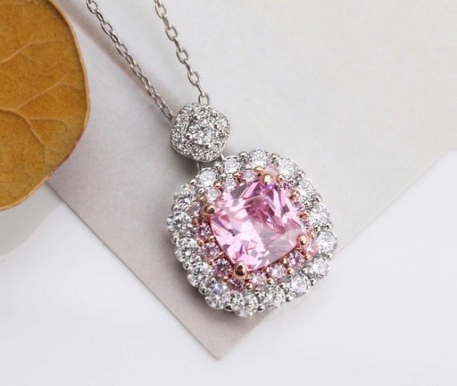 Collier pour femme avec pendentif D645
