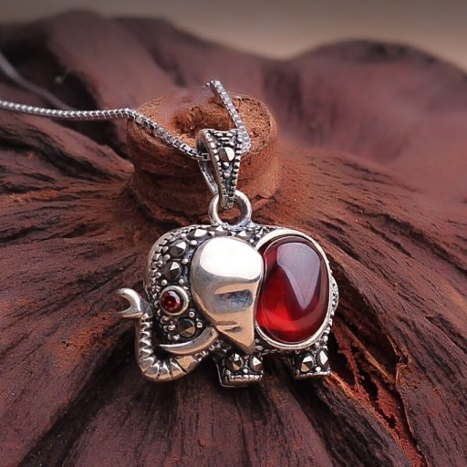 Collier pour femme avec pendentif D818
