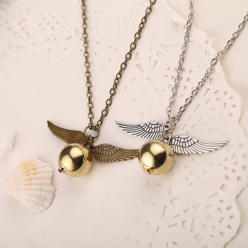 Collier pour femme avec pendentif doré