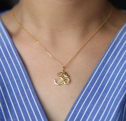 Collier pour femme avec pendentif Om