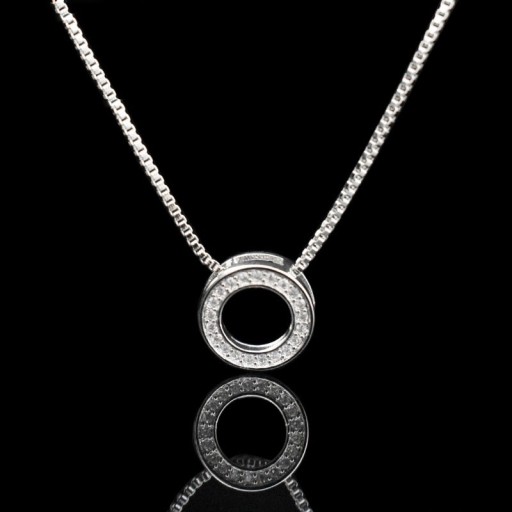 Collier pour femme avec un cercle