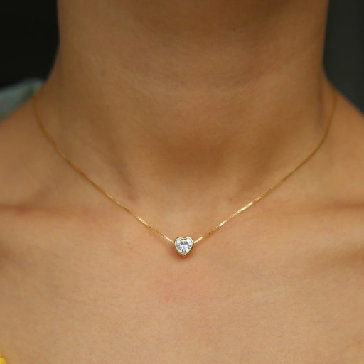 Collier pour femme avec un cœur