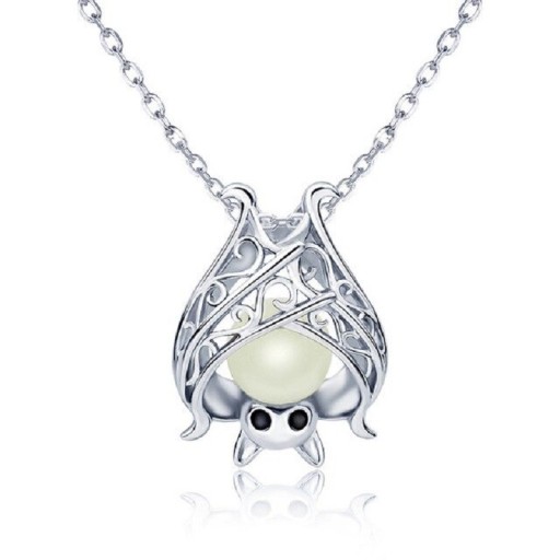 Collier pour femme chauve-souris