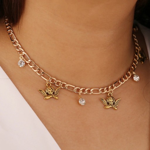Collier pour femmes avec des anges et des pierres