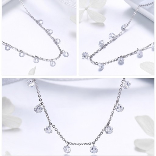Collier pour femmes avec des cristaux