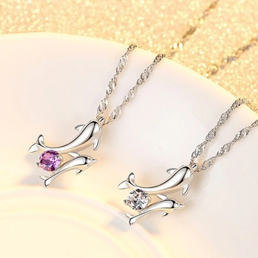 Collier pour femmes avec des dauphins D441