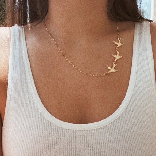 Collier pour femmes avec des hirondelles