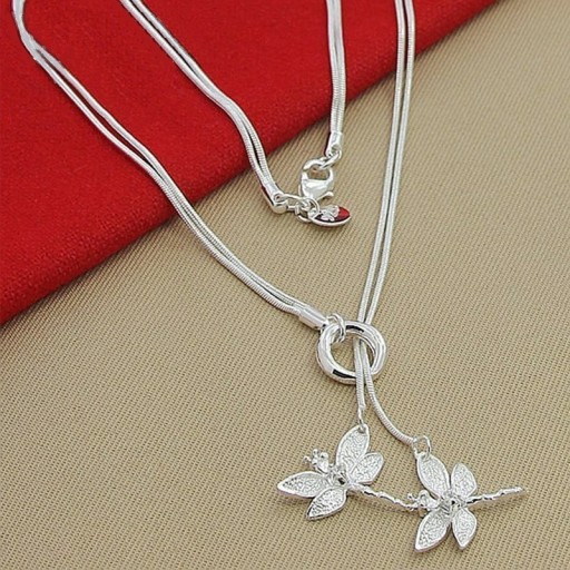 Collier pour femmes avec des libellules