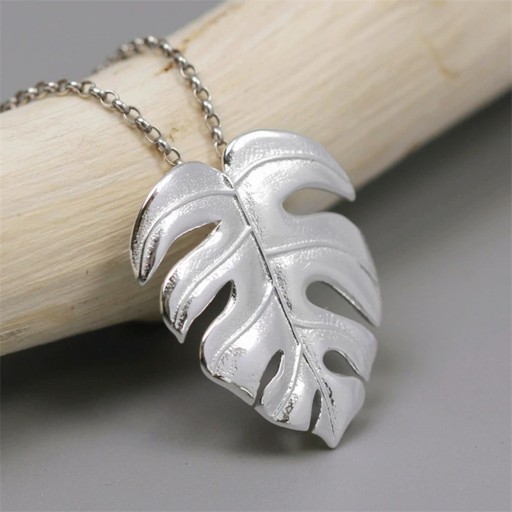 Collier pour femmes avec feuille G655