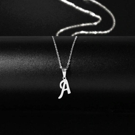 Collier pour femmes avec la lettre D130
