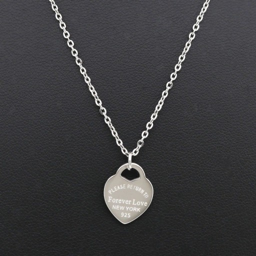Collier pour femmes avec pendentif en forme de cœur D179