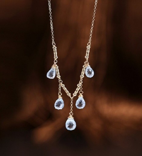 Collier pour femmes avec pendentifs D744
