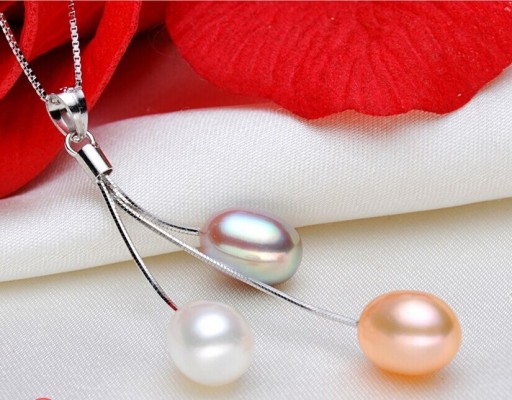 Collier pour femmes avec perles D454