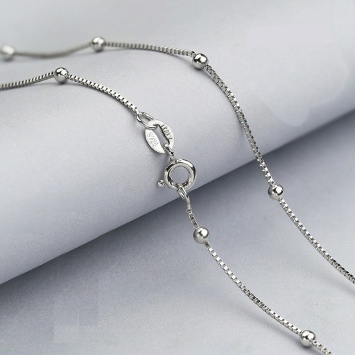 Collier pour femmes avec perles M92