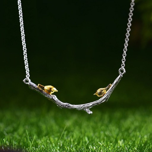 Collier pour femmes branche avec oiseaux