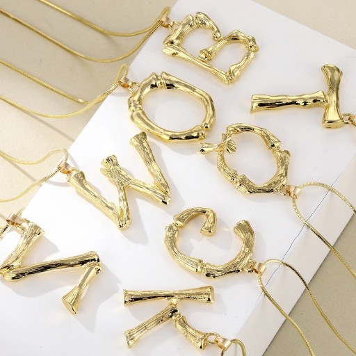 Collier pour femmes lettre D148