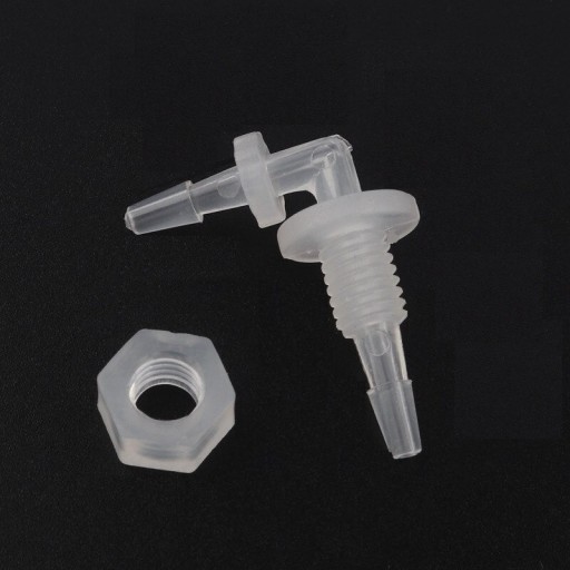 Conector de mangueira em ângulo com porca