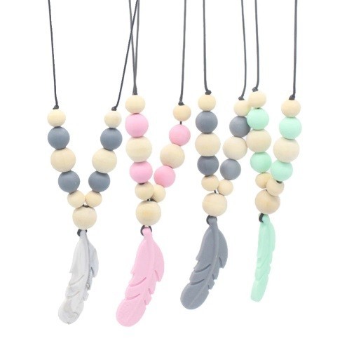 Contas de silicone com penas J2729