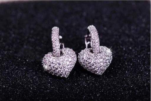 Corazón elegante con pedrería J1303